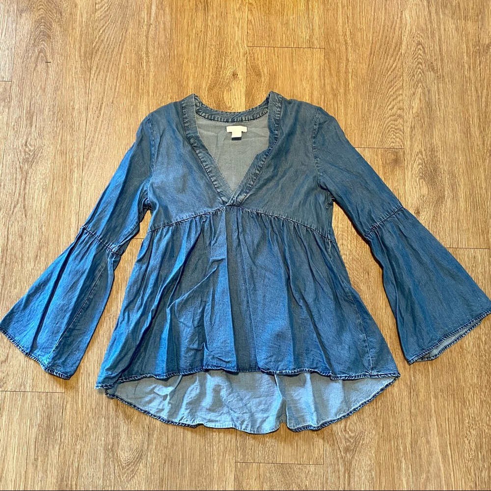 H&M Bell Sleeve V Neck Babydoll Top - Picture 1 of 4